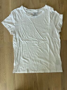 H&M White Basic Crew Tee